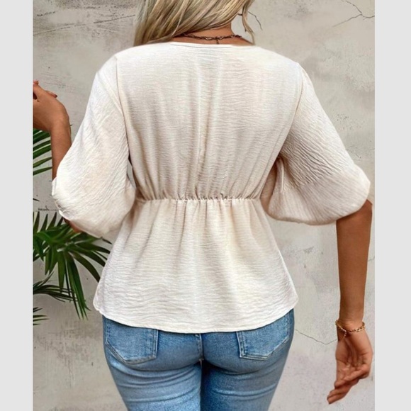 Luxe twist front blouse - Picture 3 of 16